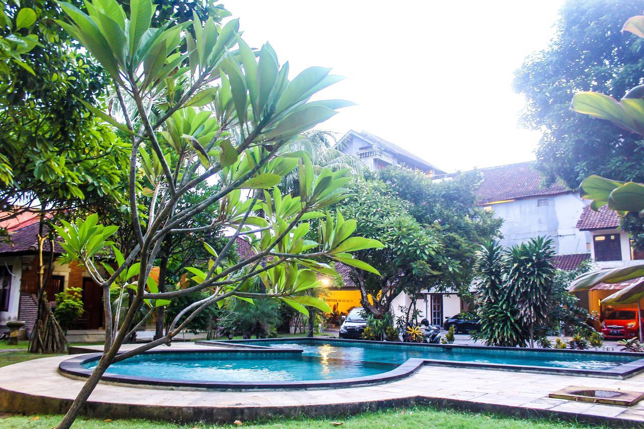 Budhi Beach Inn Kuta  Exterior photo